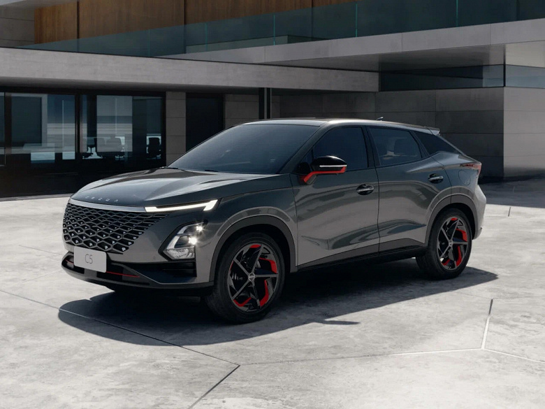 Geely Coolray теряет позиции в России, а Omoda C5, наоборот, становится всё популярнее. Самые популярные внедорожники и кроссоверы в России по версии &laquo;Автостата&raquo;